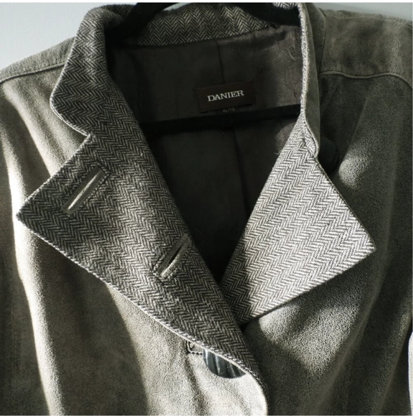 Danier Genuine Suede Jacket - Size XL - photo 4