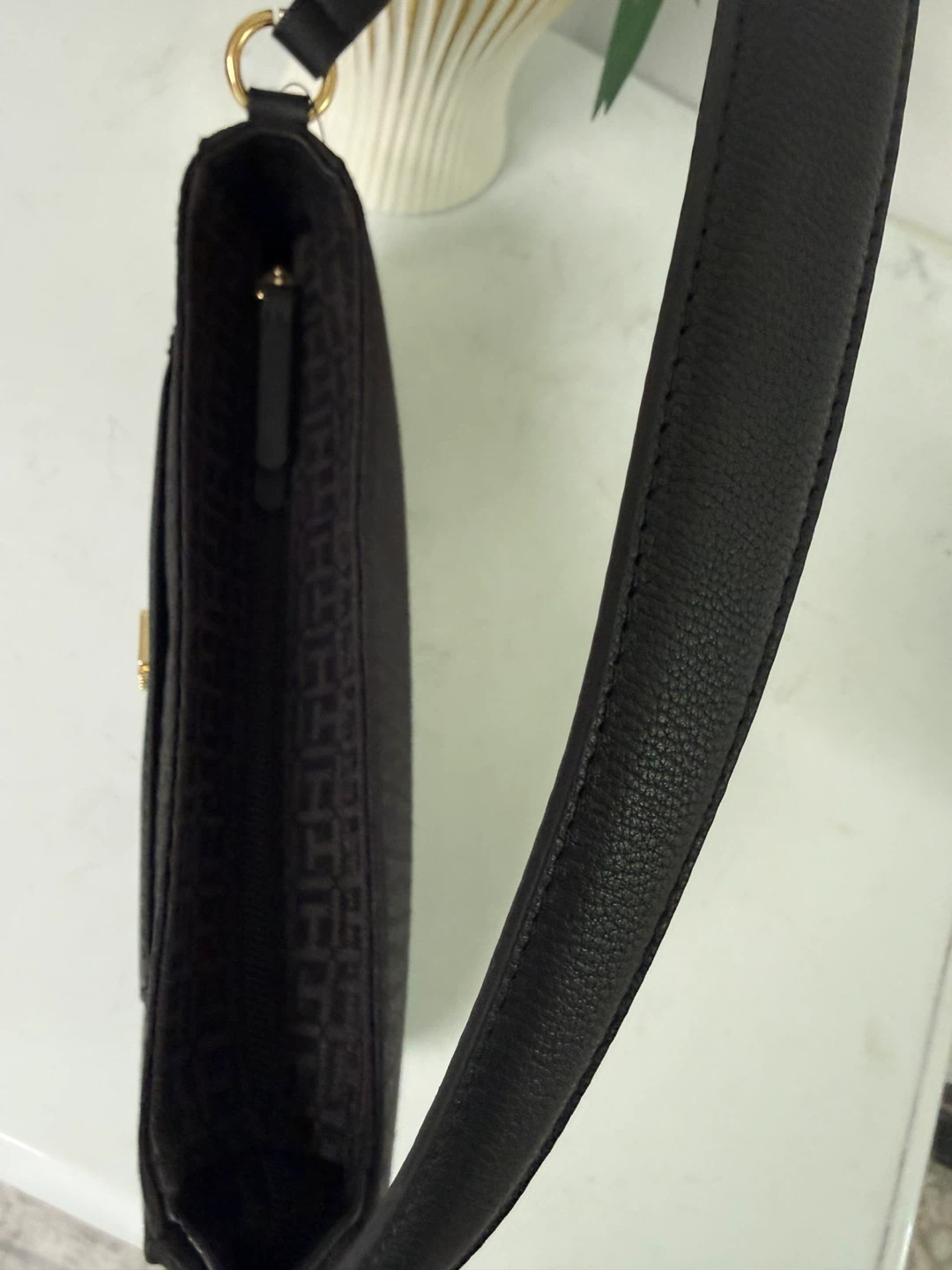 Tommy Hilfiger Black Monogram Shoulder Bag - photo 5