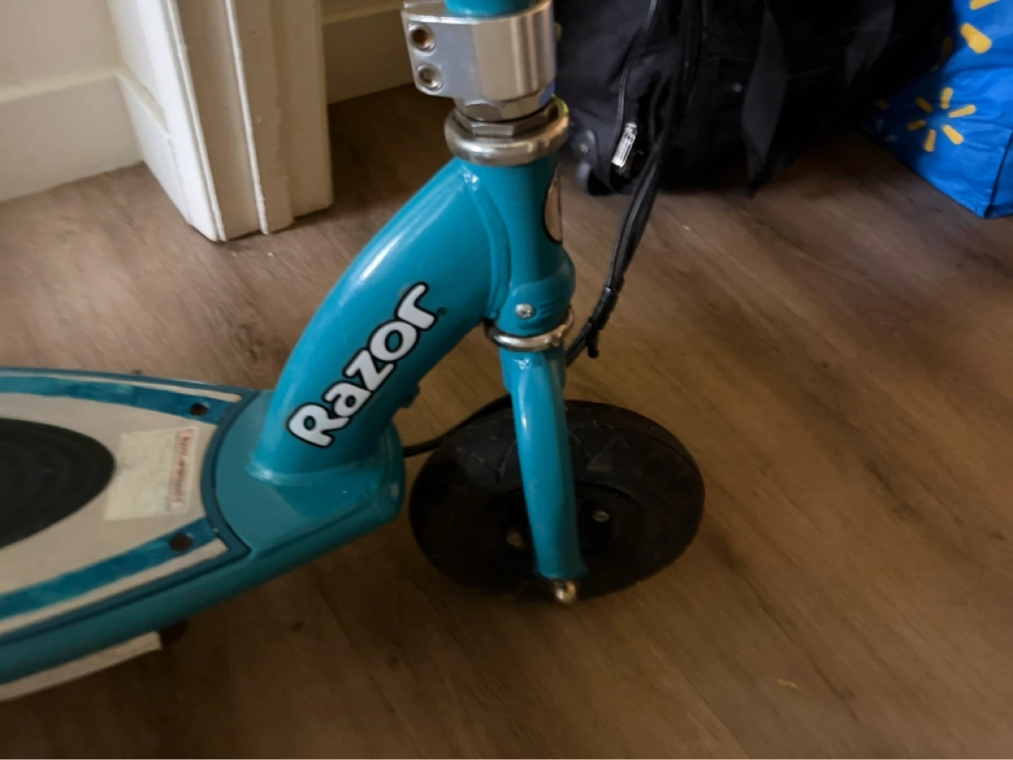 Razor E200 Electric Scooter - photo 3