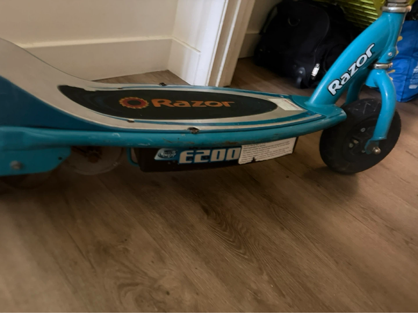 Razor E200 Electric Scooter - photo 4
