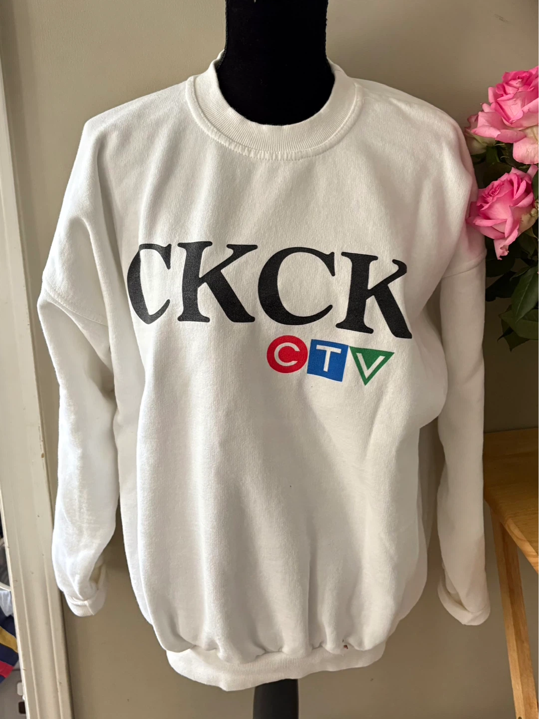 ✨✨White CKCK CTV Crewneck Sweatshirt