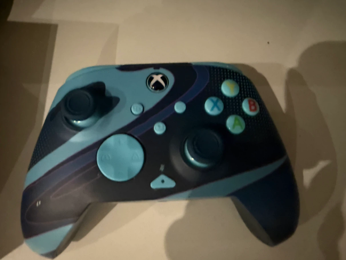 Xbox Series X Console with Blue Camo Controller - photo 3