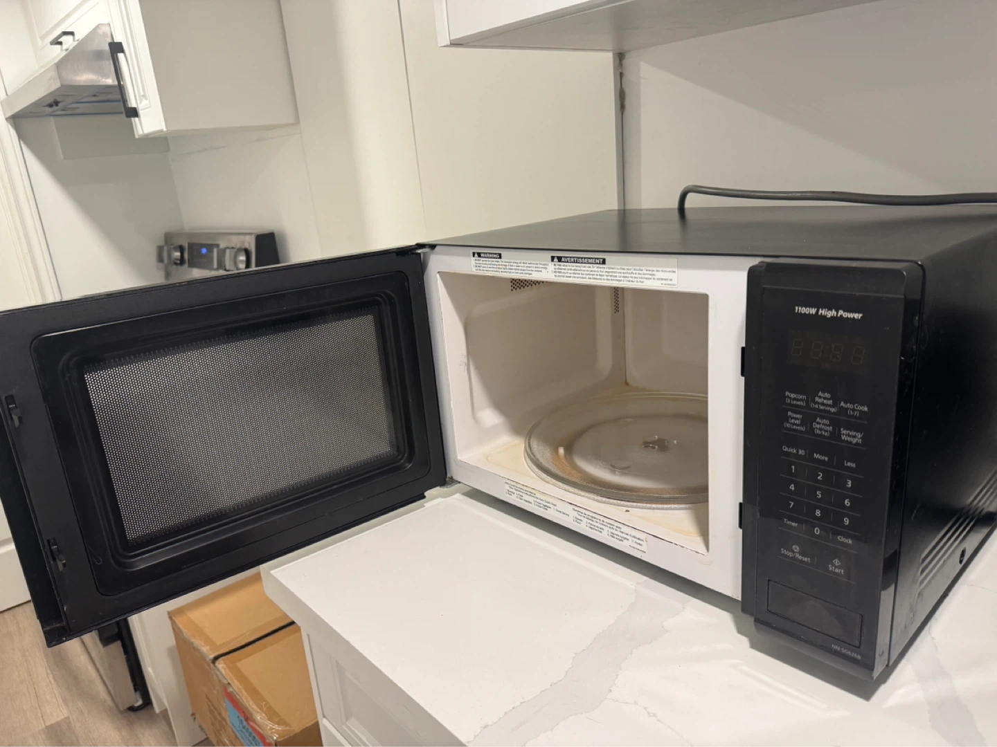 Panasonic 1100W Microwave - photo 2