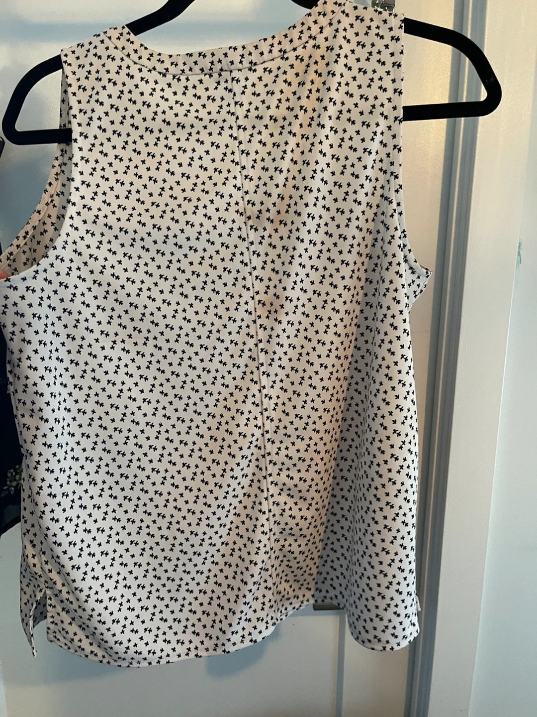 S/M Ann Taylor Sleeveless Blouse - photo 3