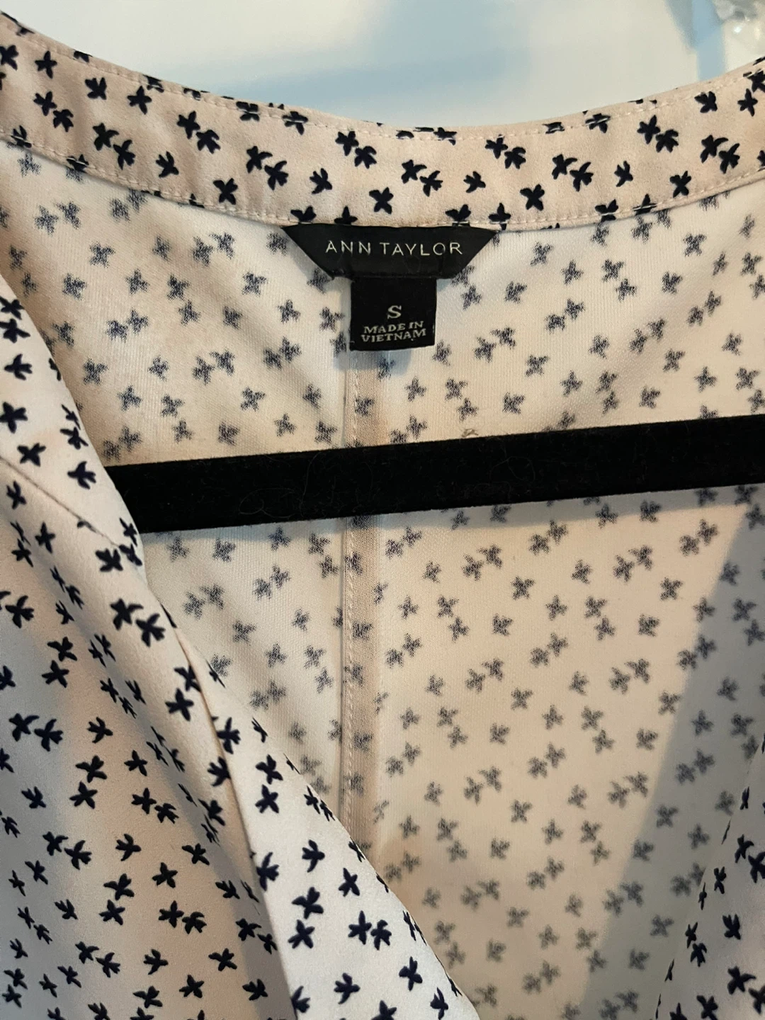 S/M Ann Taylor Sleeveless Blouse - photo 2