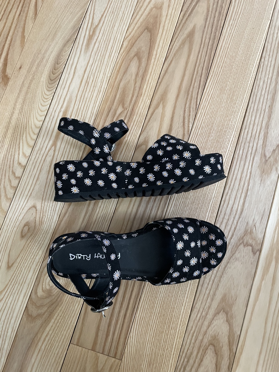 Dirty Laundry Daisy Sandals Sz 7.5