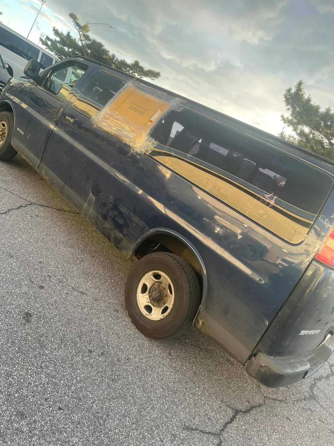 2004 Chevrolet Express Van 3500 - photo 3