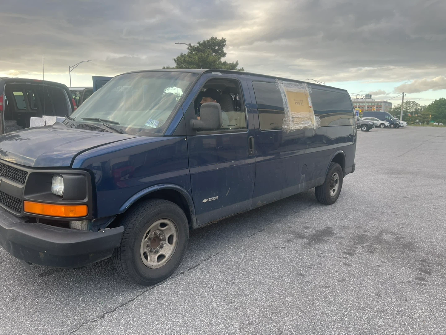 2004 Chevrolet Express Van 3500 - photo 4