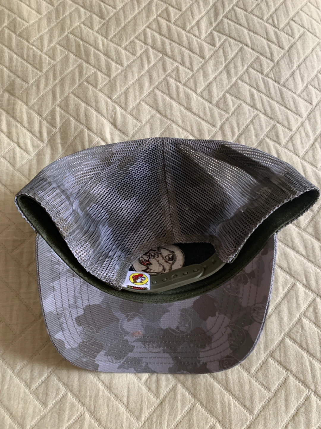 Buc-ee's Camo Mesh Snapback Hat - photo 2