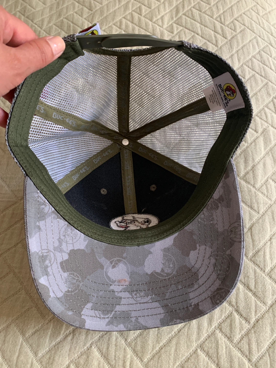 Buc-ee's Camo Mesh Snapback Hat - photo 3