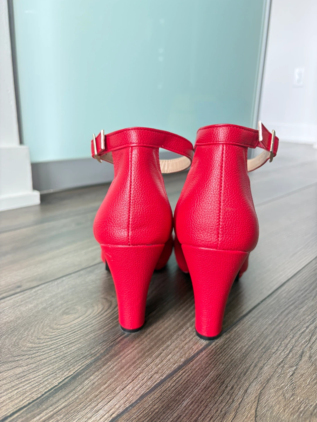 Red Round Toe Heels with Ankle Strap Vintage - photo 3