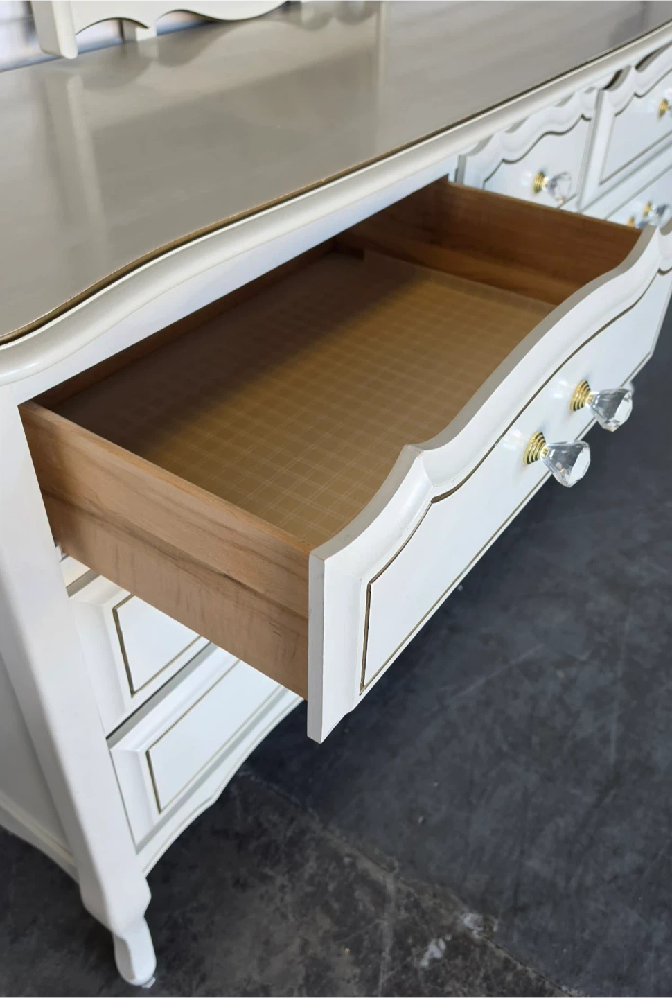 Beautiful French Provincial 9 drawer dresser - photo 4