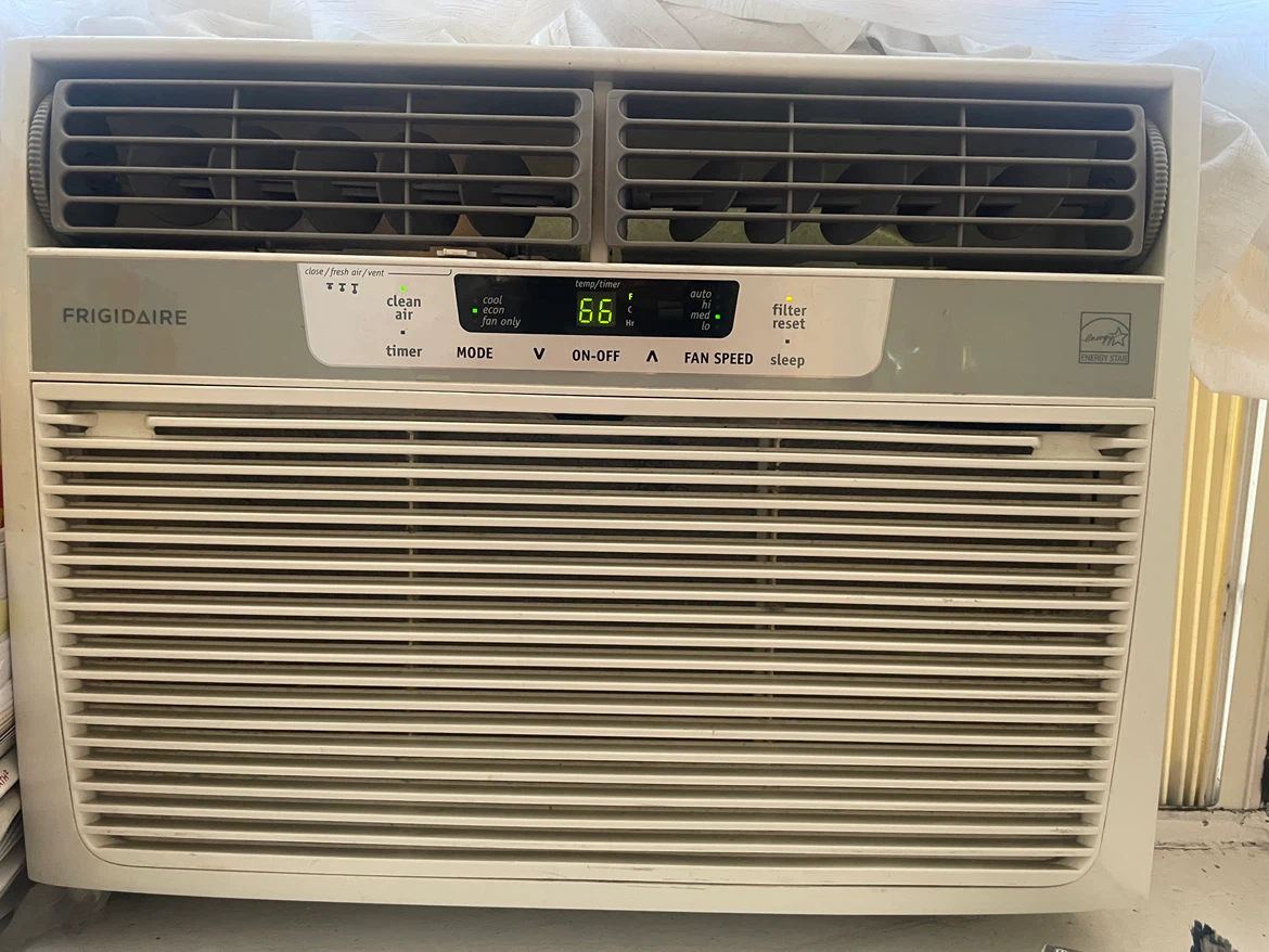 Frigidaire Window Air Conditioner - photo 2