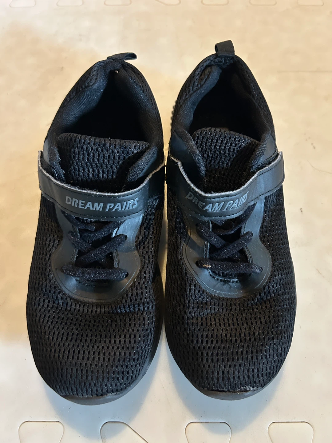 Dream Pairs Black Sneakers US Size 6