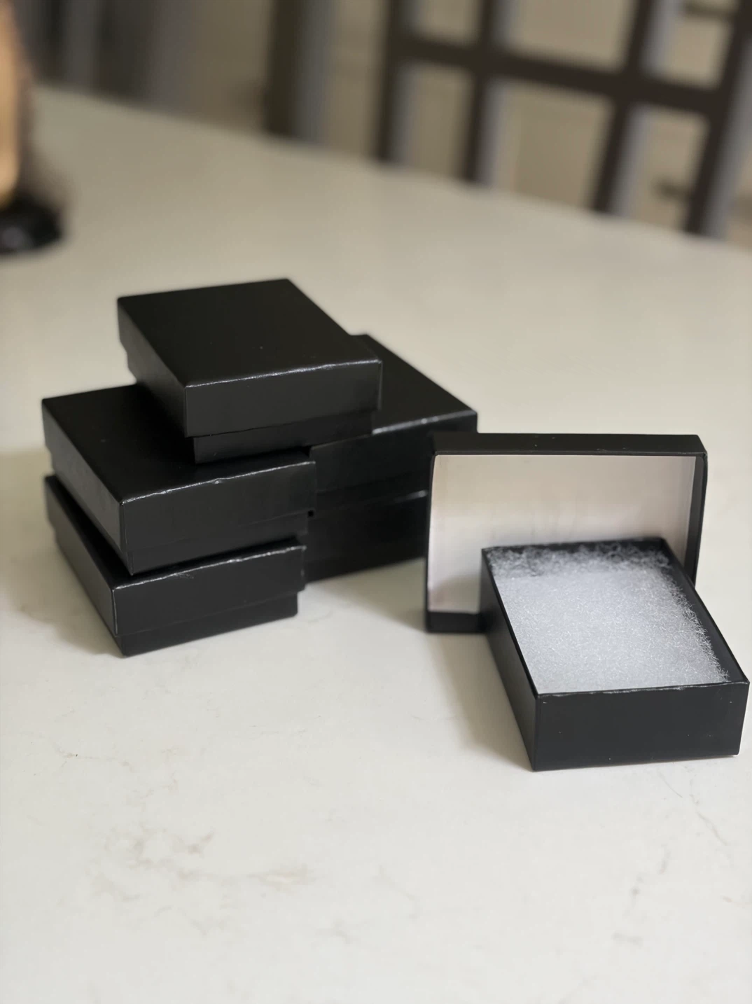 Gift bags(110), 3x3” poly bags(900), jewellery boxes(6)