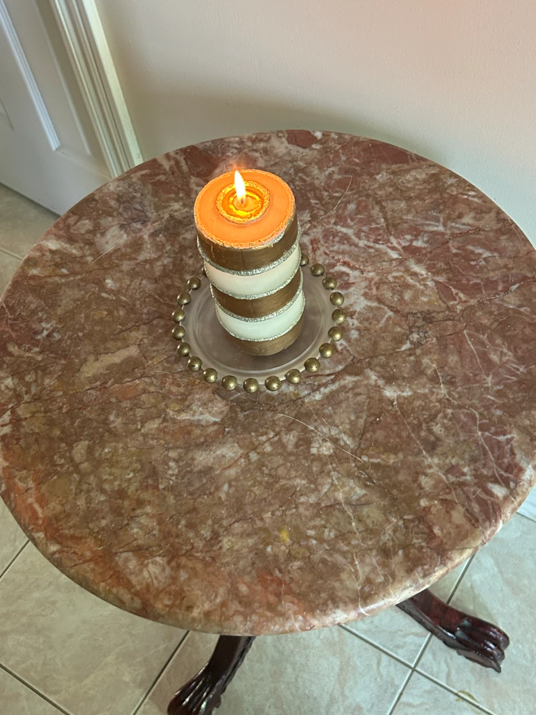 Marble top accent table with carved wooden base - photo 3