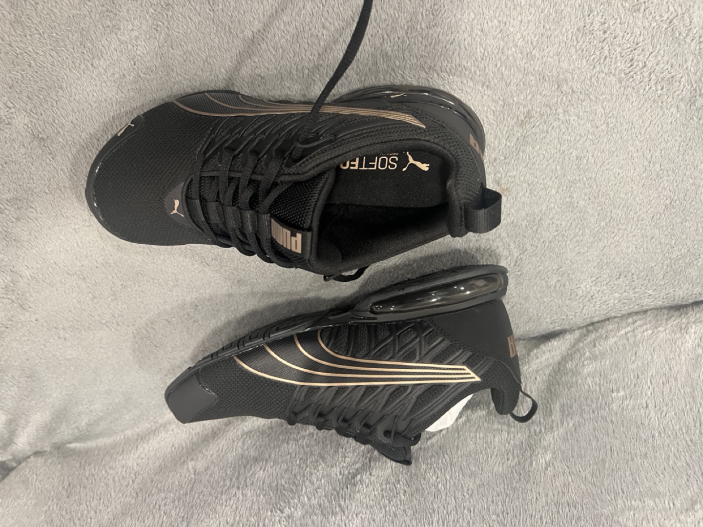 Puma Women's Softfoam Sneakers - Black & Gold 7.5 size