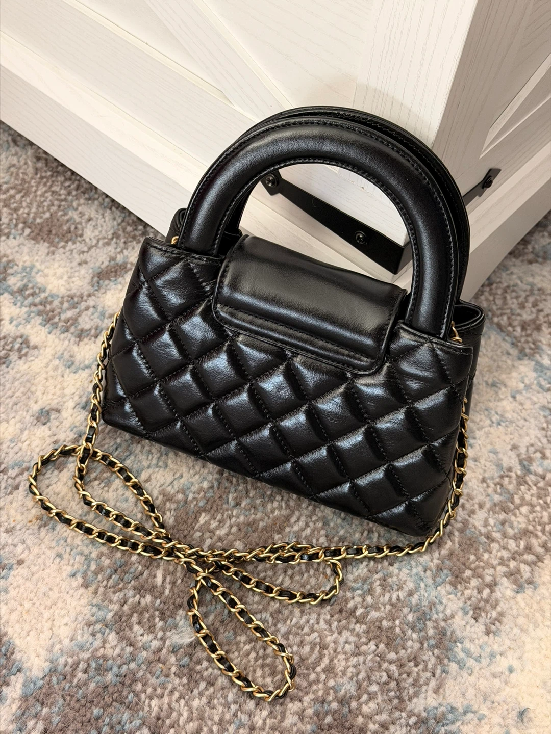Chanel Small Kelly Black Shiny Calfskin Brushed Gold Hardware - photo 2