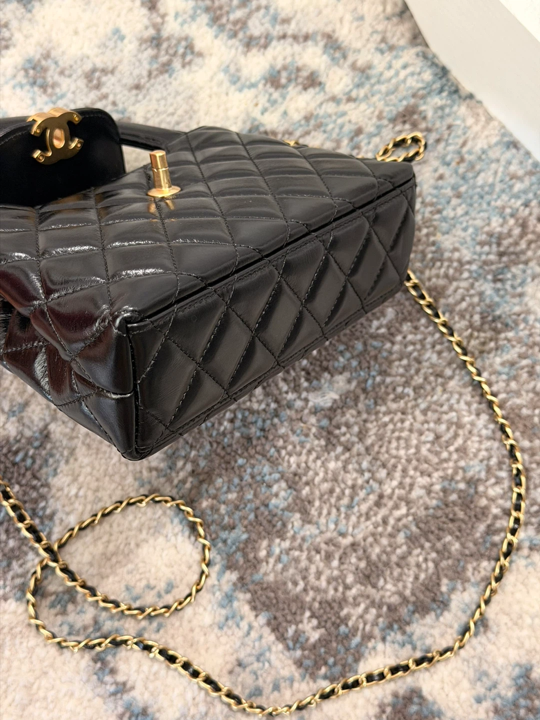 Chanel Small Kelly Black Shiny Calfskin Brushed Gold Hardware - photo 3
