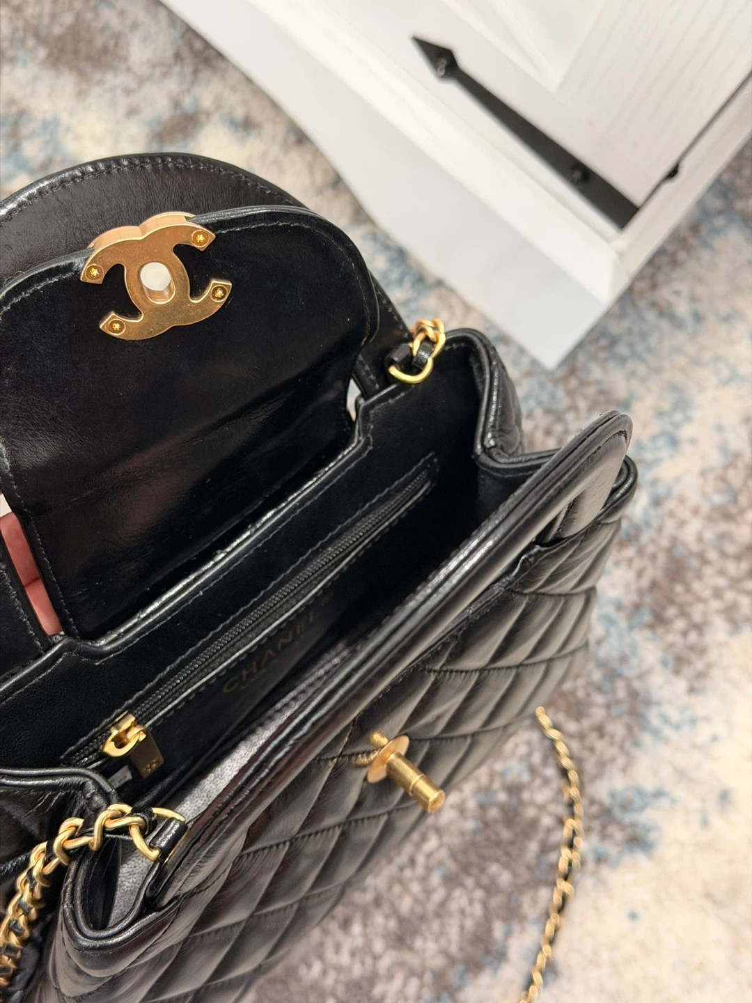 Chanel Small Kelly Black Shiny Calfskin Brushed Gold Hardware - photo 5