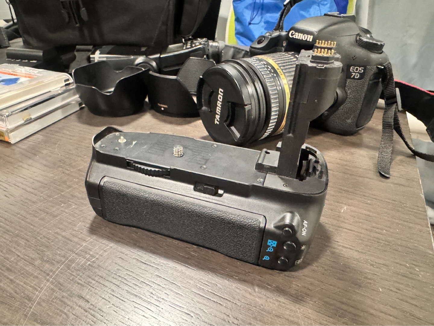 Canon EOS 7D DSLR Camera Kit with Tamron Lens and Accessories - photo 4