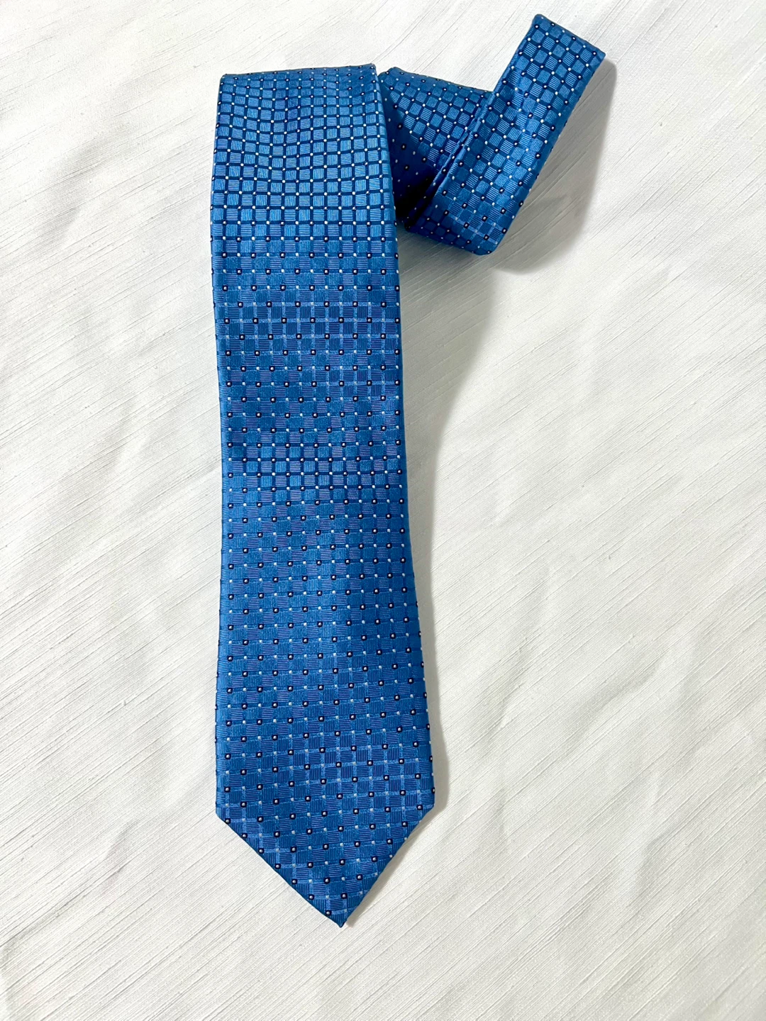 Vintage Club Room Blue Geometric Pattern Tie
