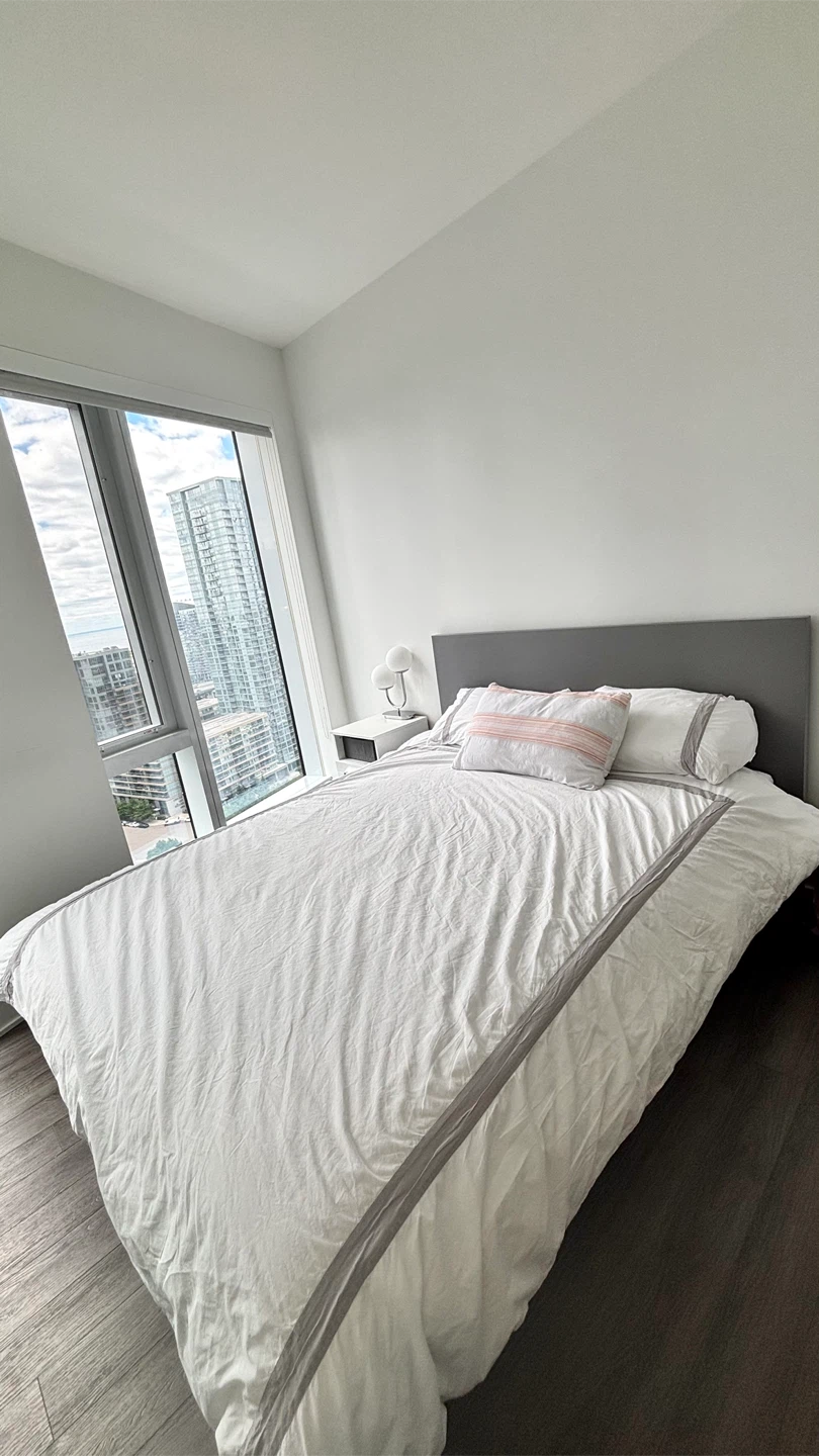 Queen Bed + Mattress