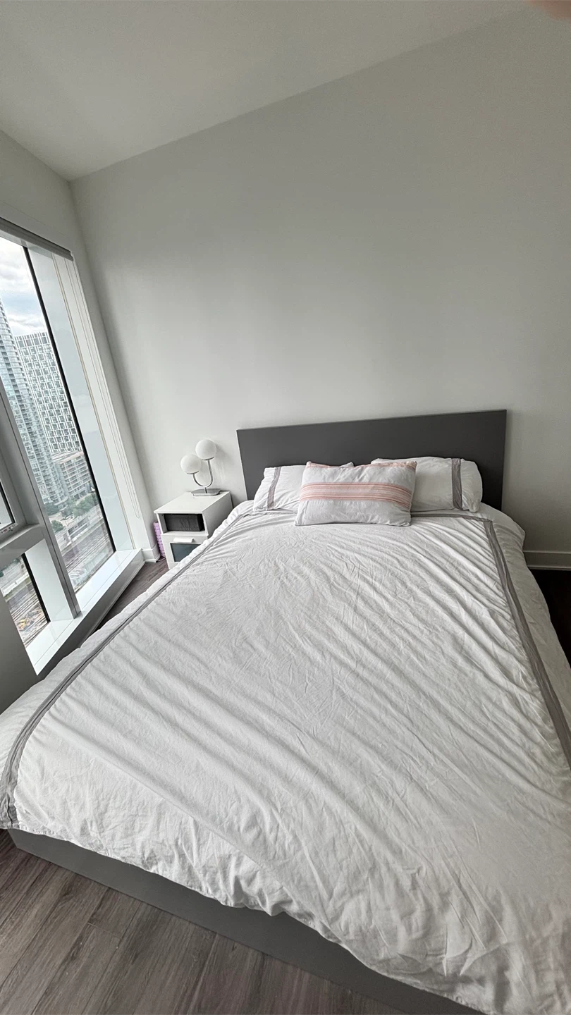 Queen Bed + Mattress - photo 4