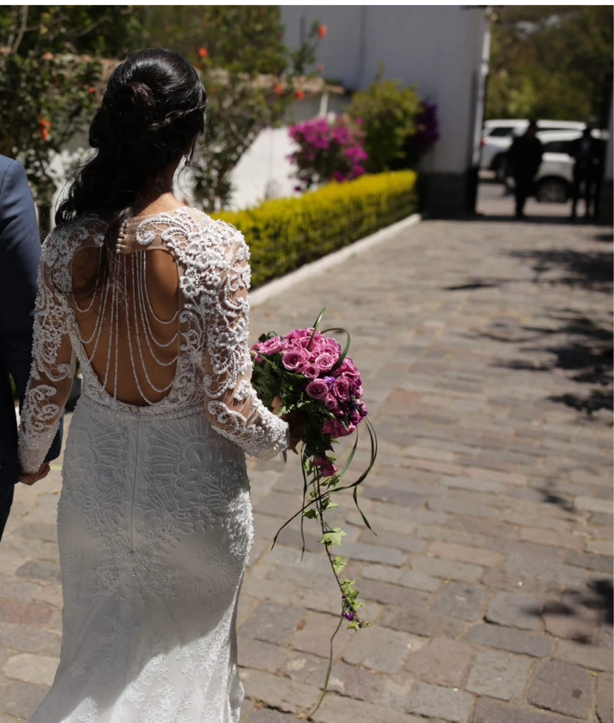 Amazing opportunity - Beautiful Lace Wedding Dress (Negotiable!) - photo 2