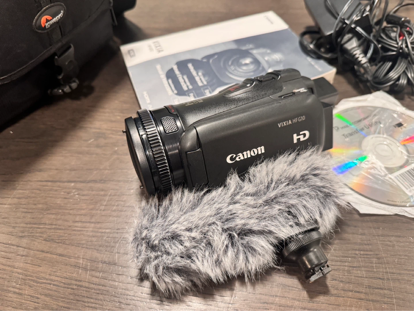 Canon VIXIA HF G10 HD Camcorder with accessories - photo 2
