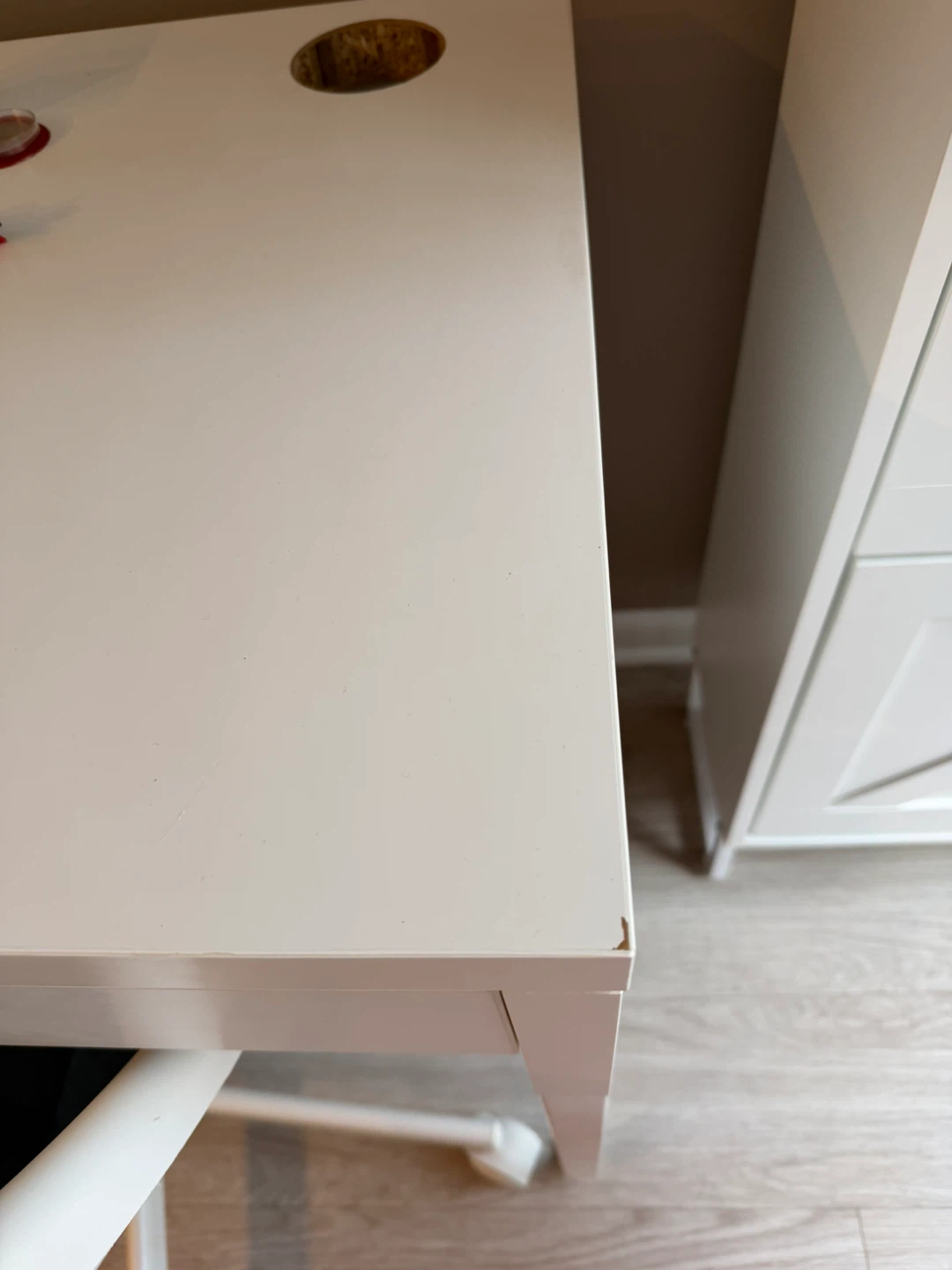 IKEA MICKE Desk with cable organizer and headphone holder - photo 4