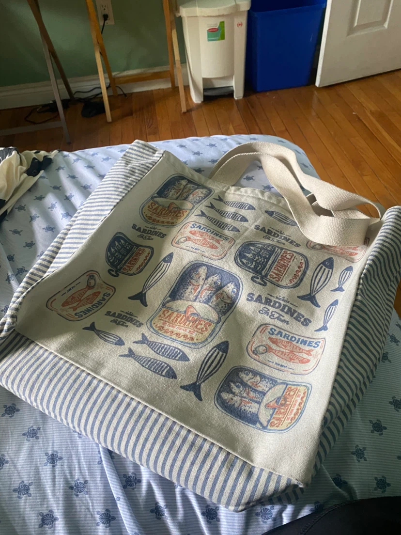Tote Bag with Sardine Can Design - photo 2