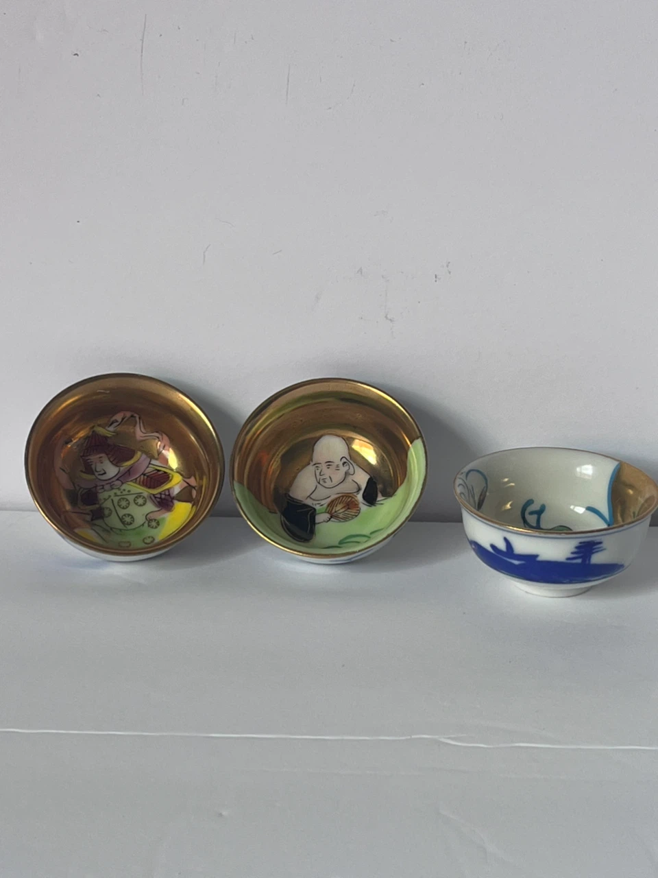 3 Kutani Sake Cups Gods Fortune Handpainted-Japan - photo 3