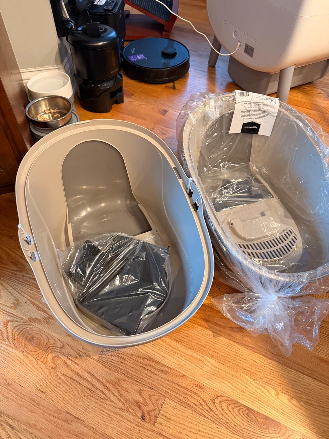 Cat Litter Box New!! never used 2 for 30