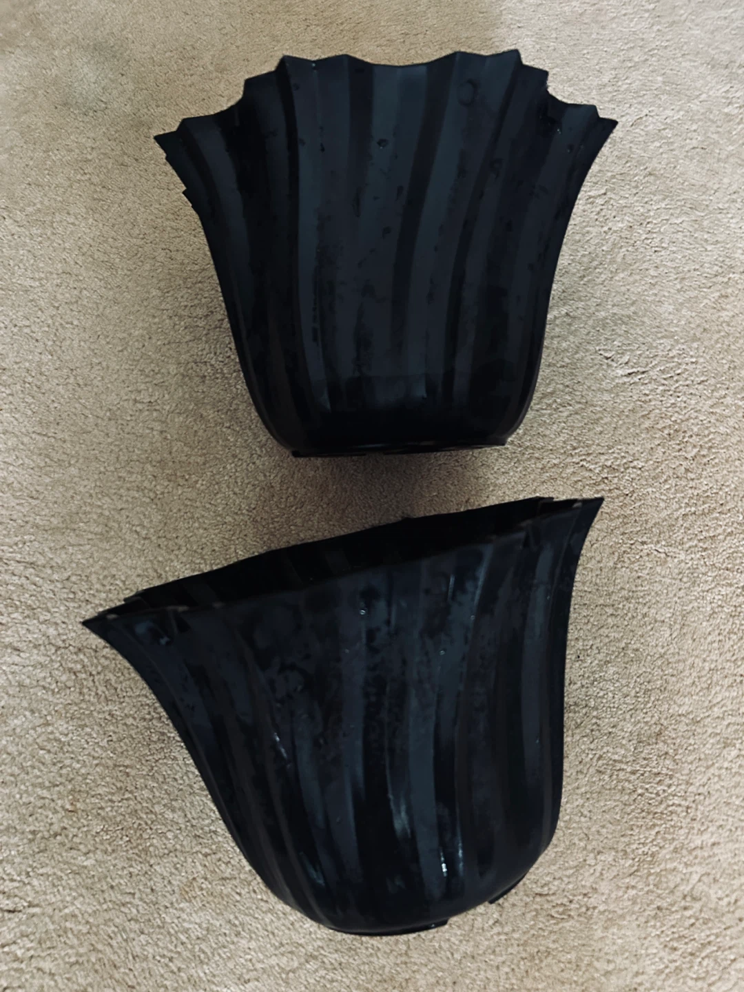 2 Black Flower Pots - photo 2