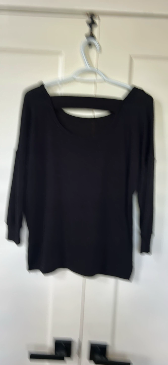 Black long sleeve sweater with back cutout - photo 2