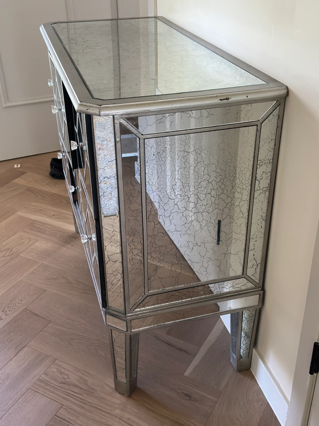 Mirrored Cabinet with Crystal Knobs - photo 3