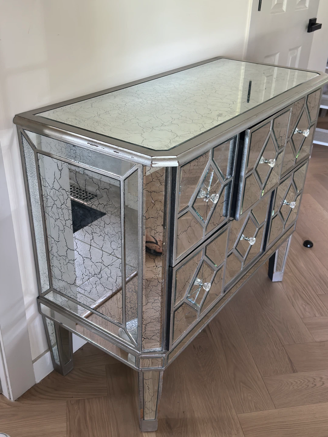 Mirrored Cabinet with Crystal Knobs - photo 4