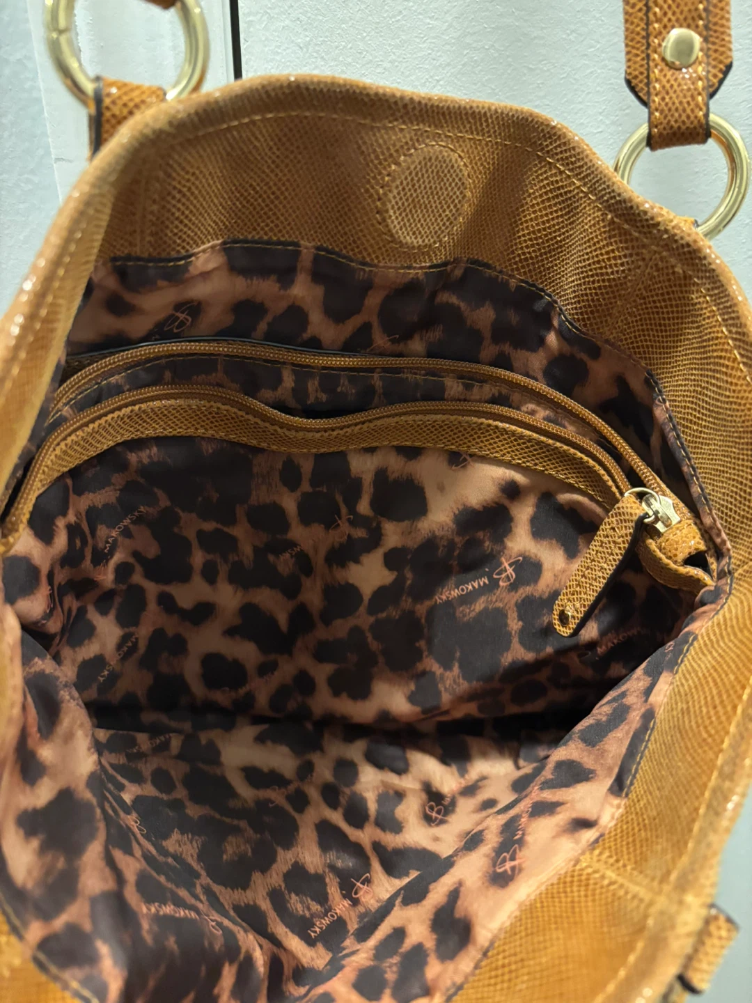 B Makowsky Brown Textured Leather Tote Bag - photo 2