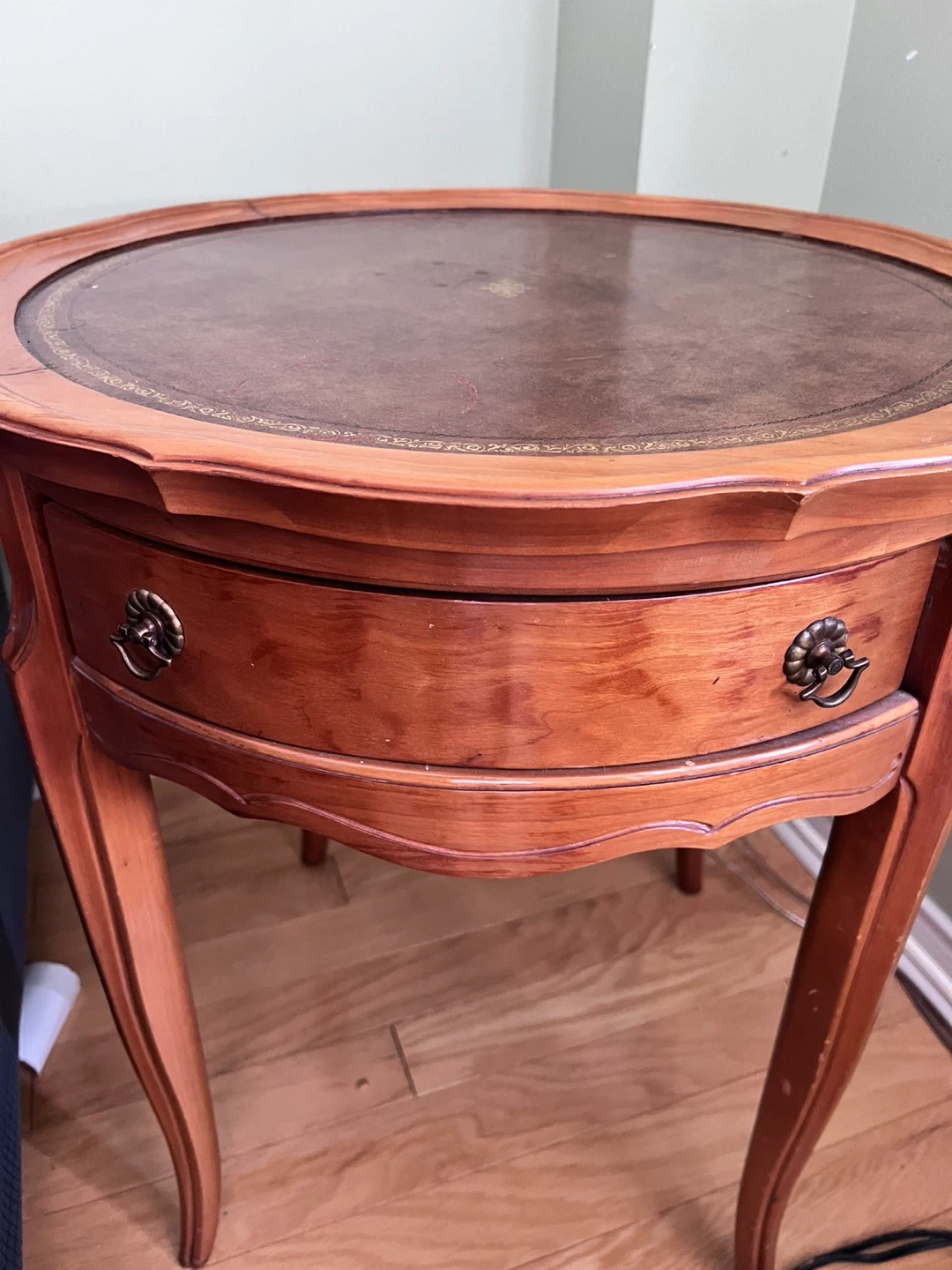 antique table - photo 2