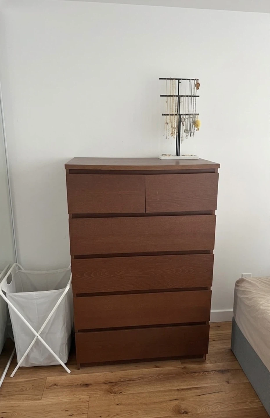 Brown 6-drawer dresser