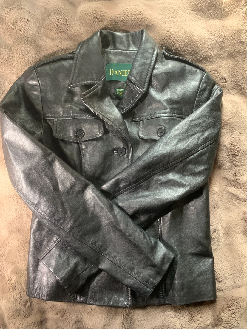 Danier Leather Jacket - Size XS/TP - photo 2