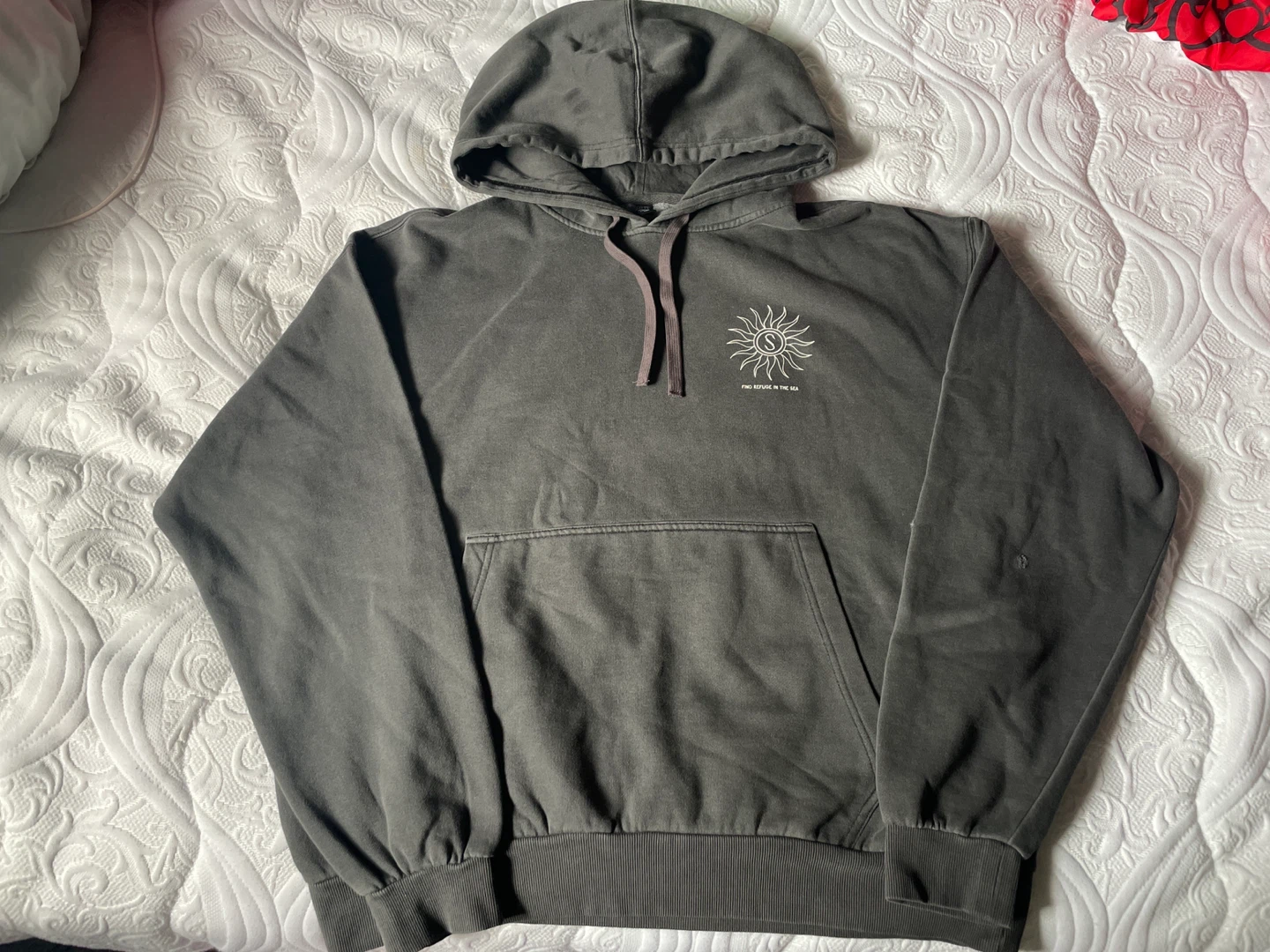 Salty Crew Hoodie Size M