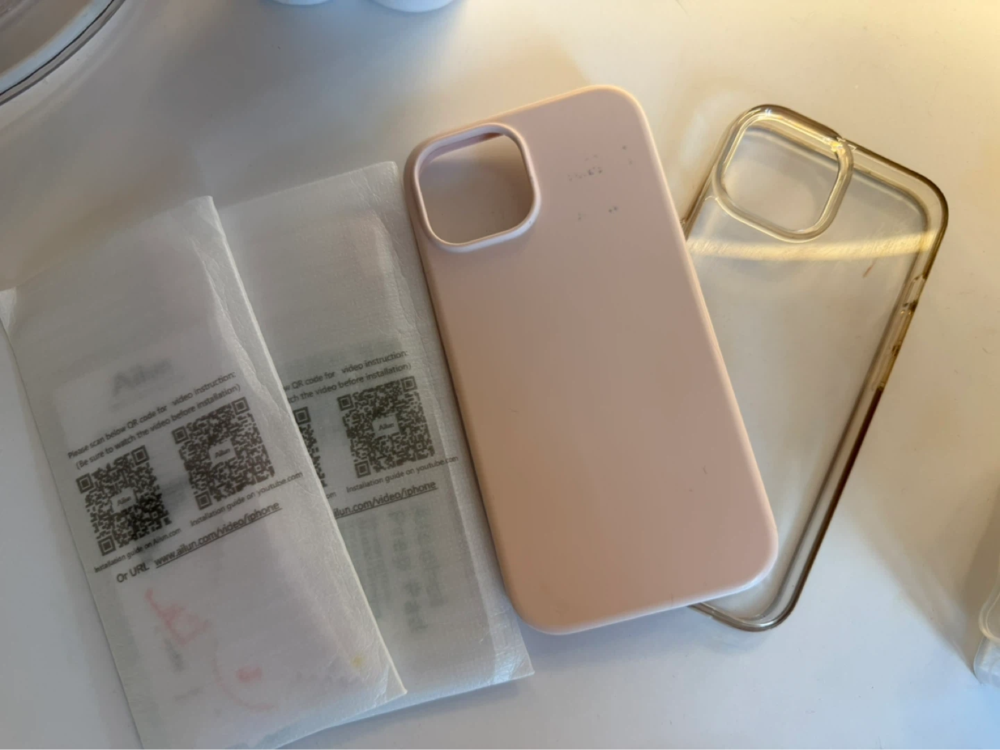 2 cases and 2 Screen Protector iPhone 15