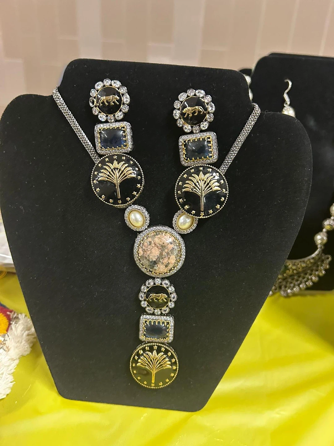 Indian Jewellery Set - Necklace and Earrings - photo 3