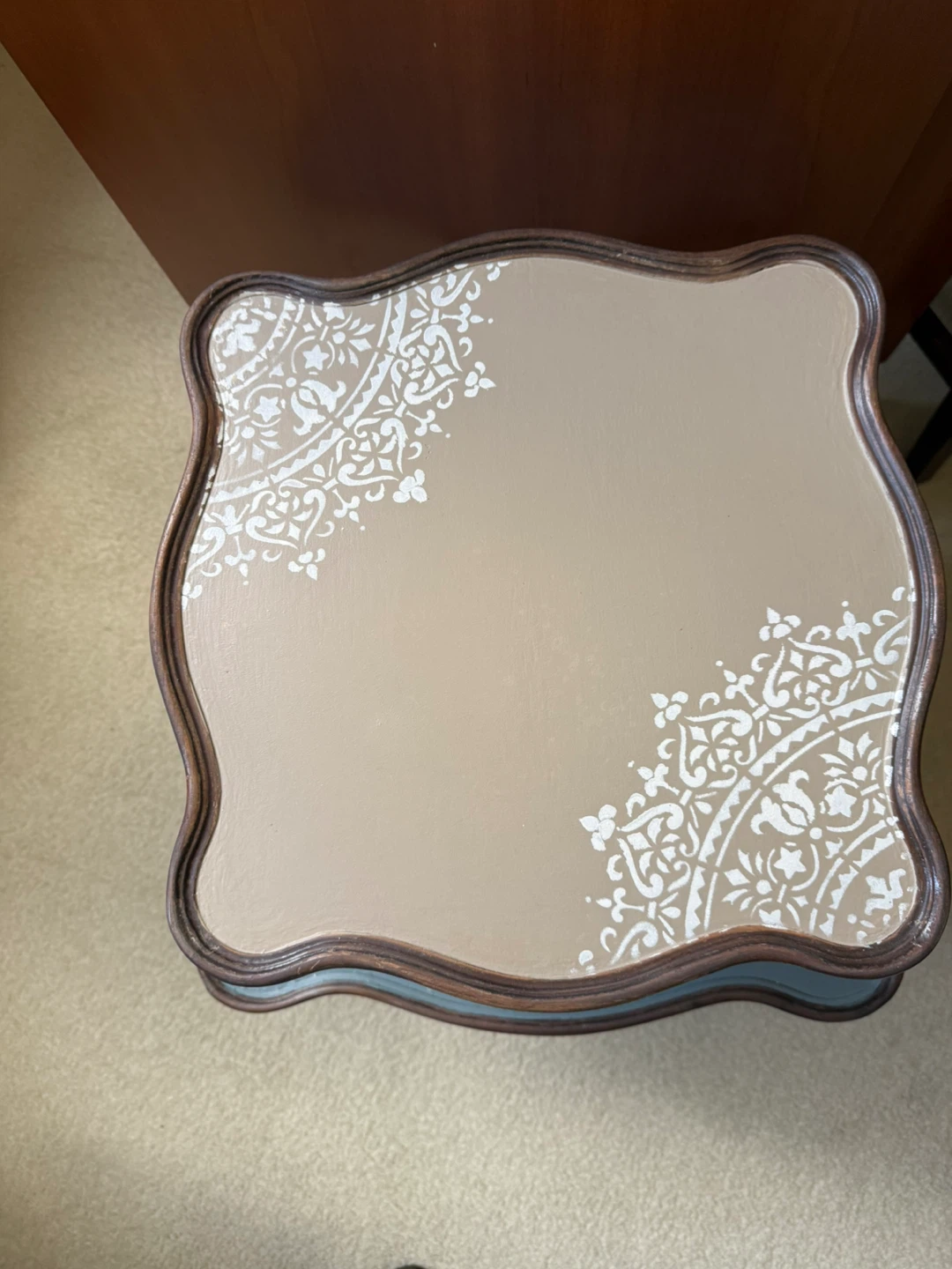 Two-Tiered Accent wood Table - photo 3