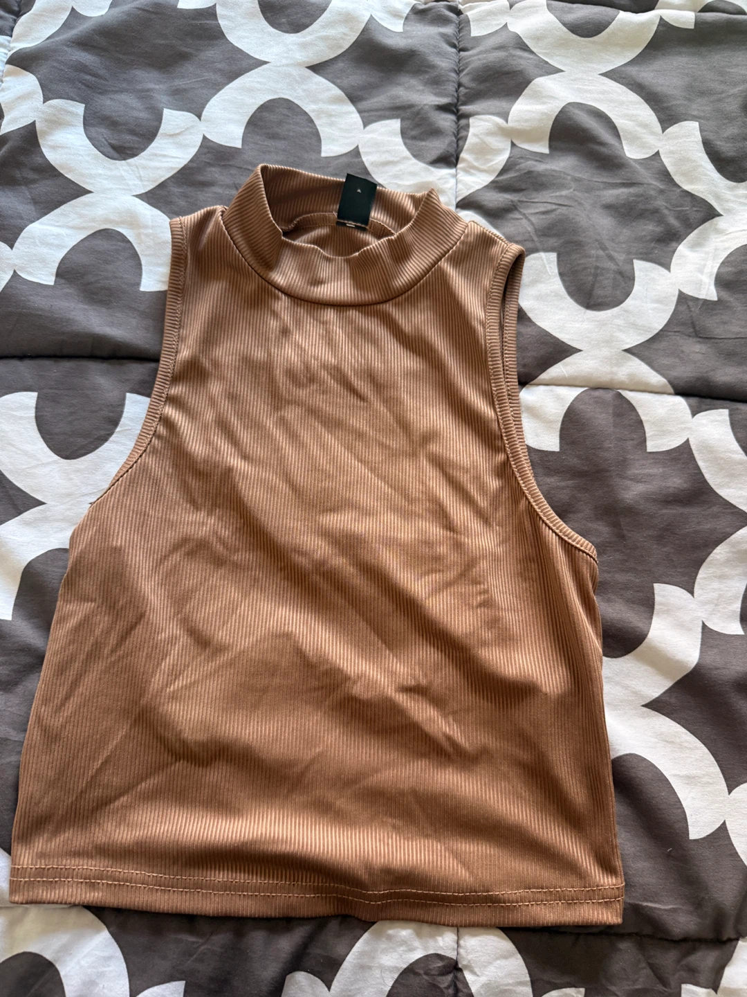 Ribbed Mock Neck Sleeveless Crop Top - photo 2