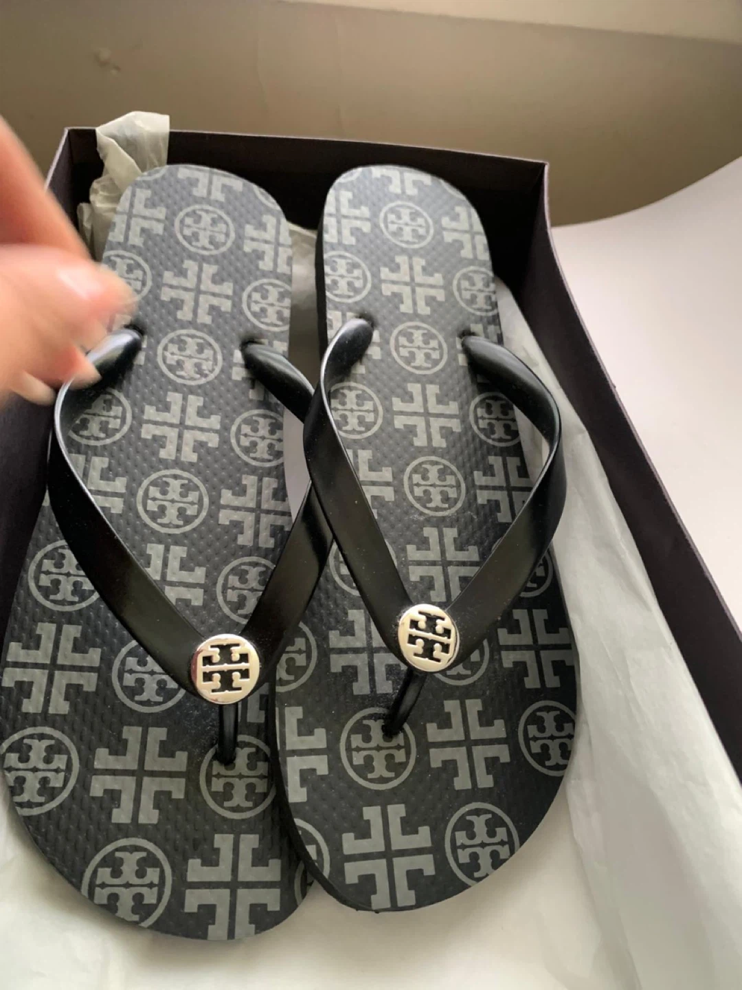 Tory Burch Flip Flops - Black Logo Print - photo 3