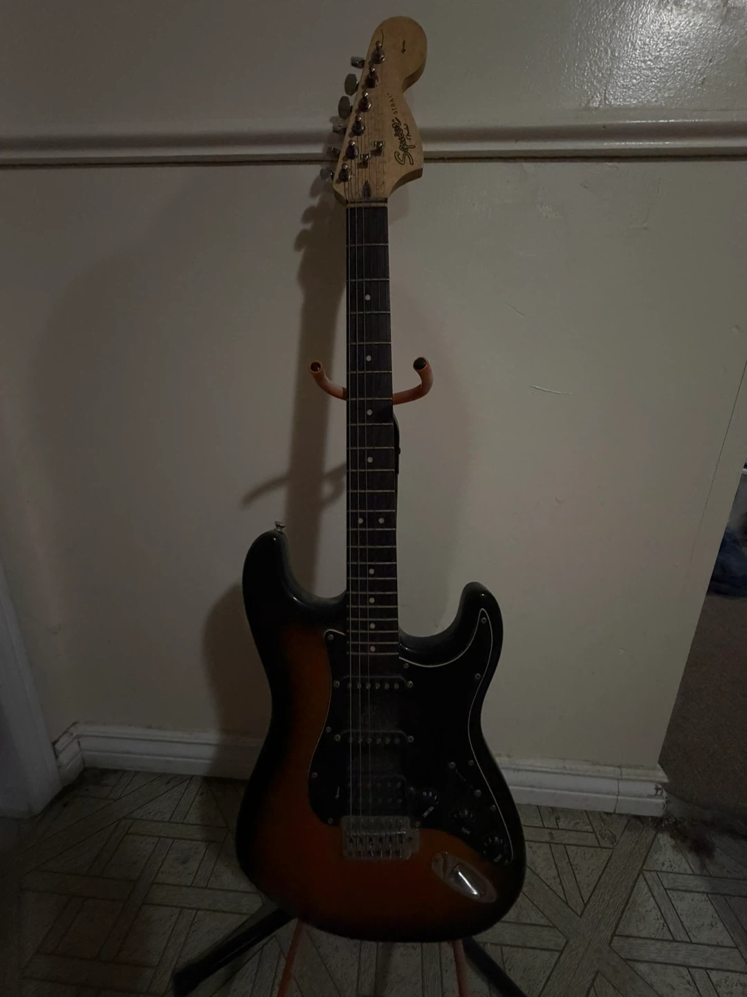 Squier Strat Electric Guitar with Fender 15G Amp - photo 2
