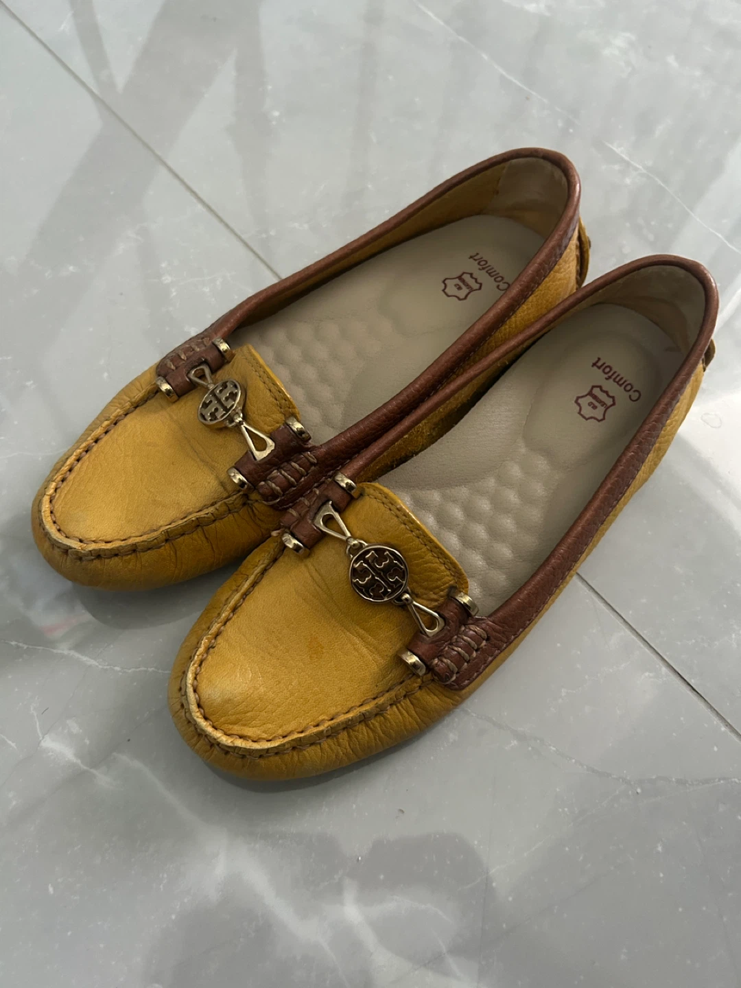 Tory Burch Yellow Leather Loafers - photo 2
